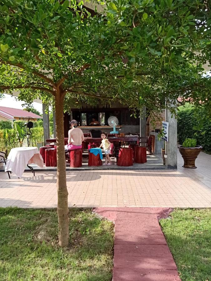 Relax Garden House Hotel เชียงใหม่ ภายนอก รูปภาพ