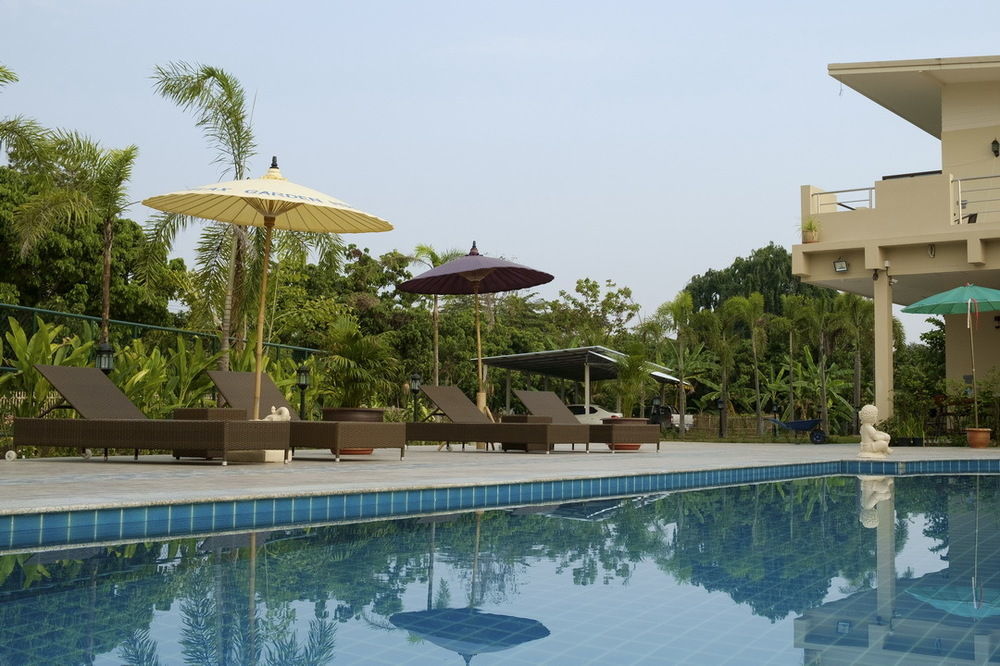 Relax Garden House Hotel เชียงใหม่ ภายนอก รูปภาพ