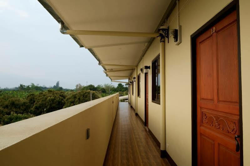 Relax Garden House Hotel เชียงใหม่ ภายนอก รูปภาพ